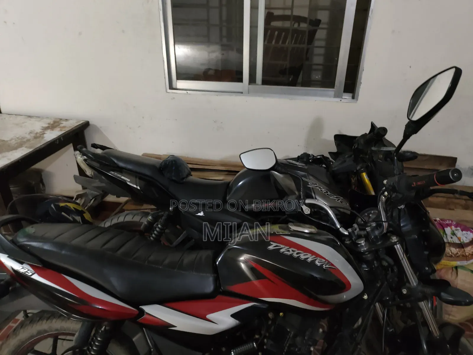 New Bajaj Discover 125 2021 Black