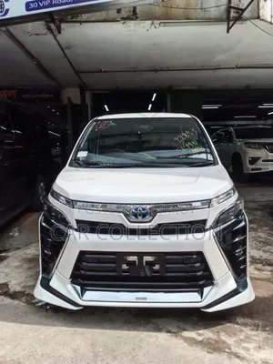 Toyota Voxy 2021 Pearl