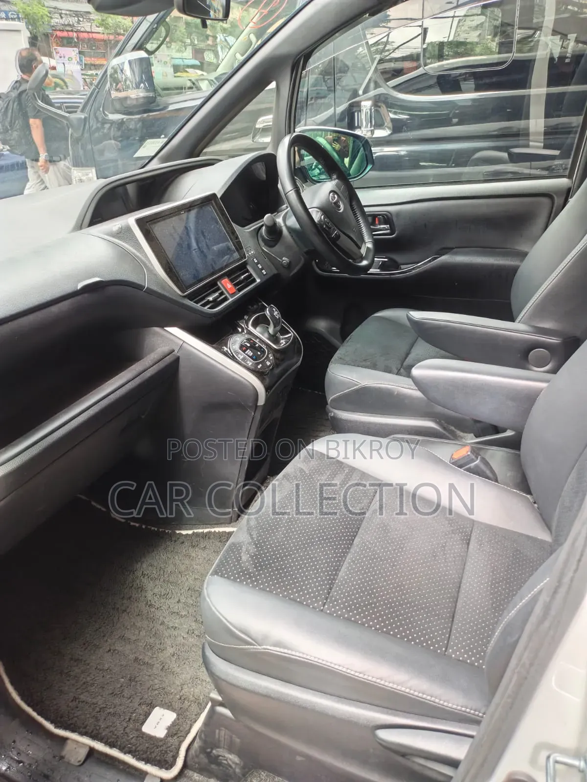 Toyota Voxy 2021 Pearl