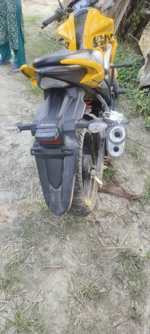 Suzuki Gixxer 2025 Yellow