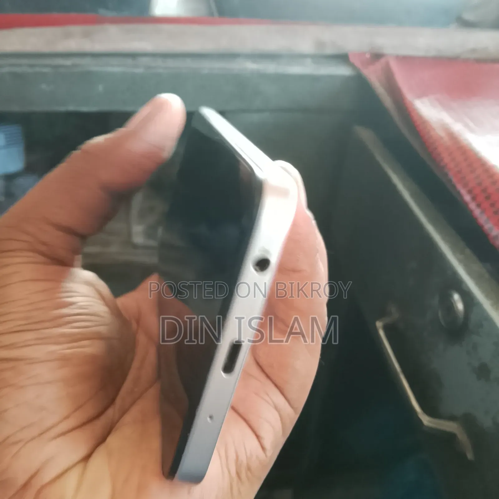Vivo Y05 64 GB White
