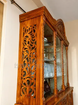 সেগুন কাঠের শোকেস