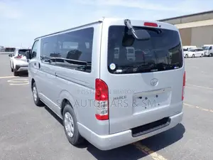 Toyota HiAce 2021 Silver