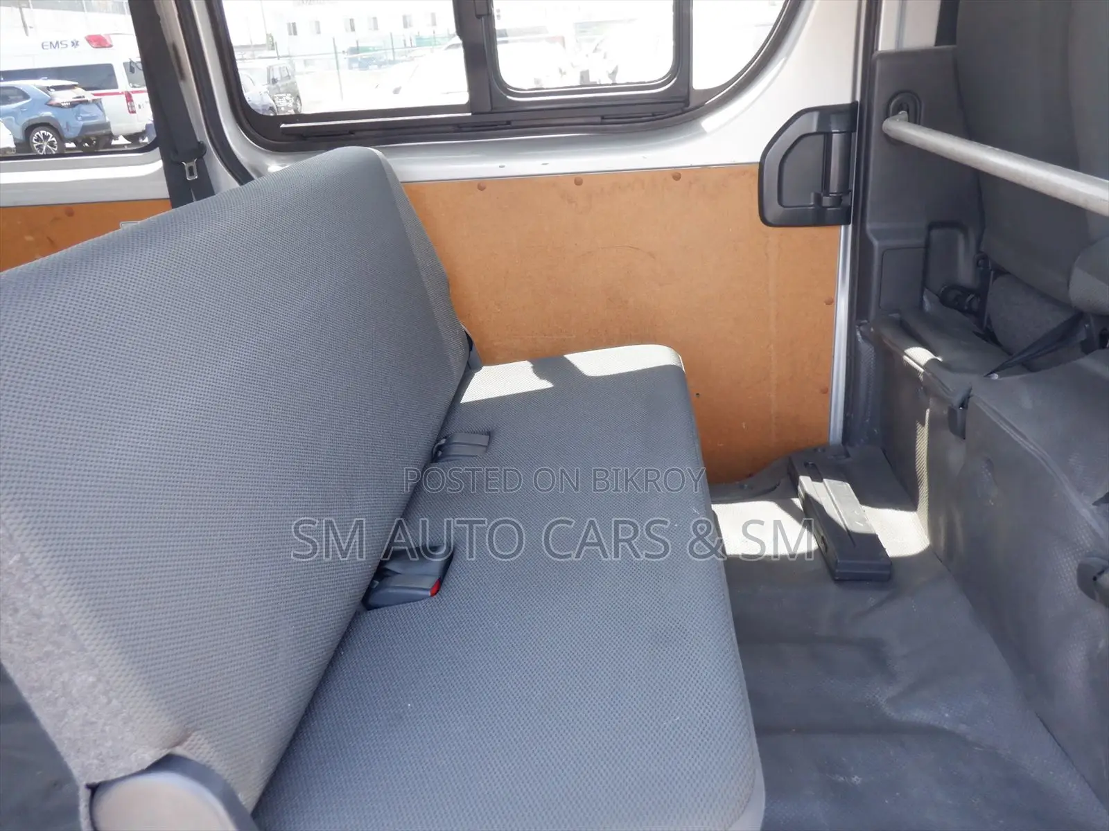 Toyota HiAce 2021 Silver