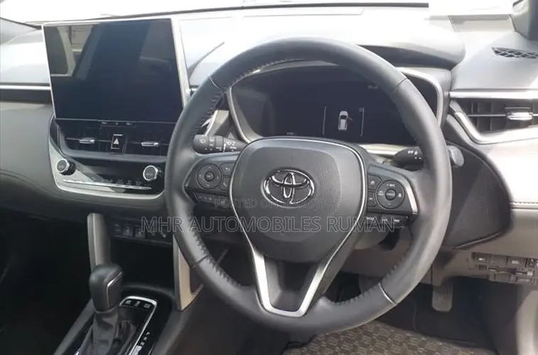 Toyota Corolla Cross L 2WD 2024 Pearl