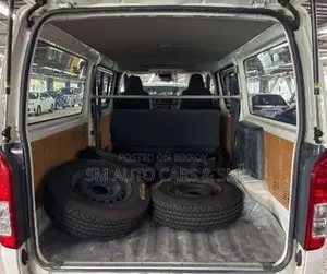 Toyota HiAce 2021 White