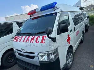 Toyota HiAce 2021 White