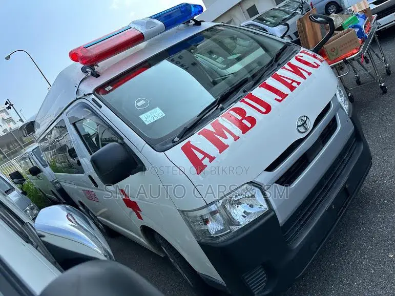 Toyota HiAce 2021 White