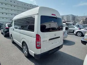 Toyota HiAce 2021 White