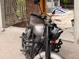 Royal Enfield Classic 350 2025 Gray