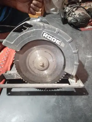 electric circular saw