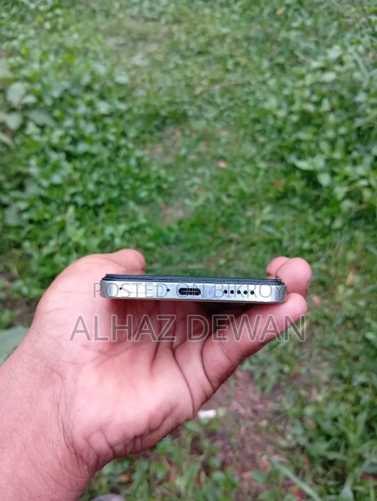 Vivo V25e 128 GB Gold