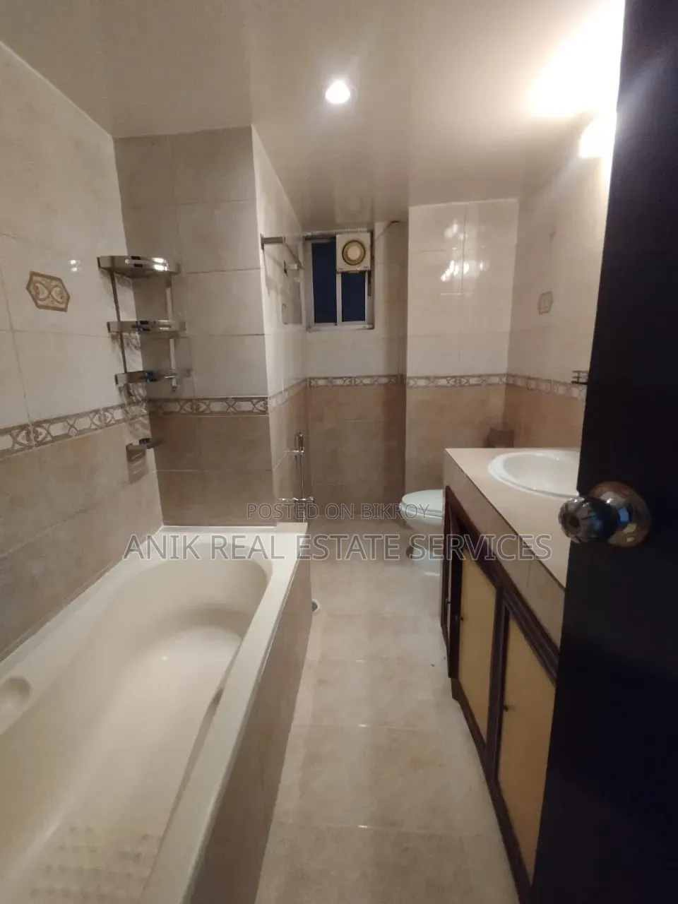 3bdrm Apartment in Anik Real Estate, Gulshan for rent