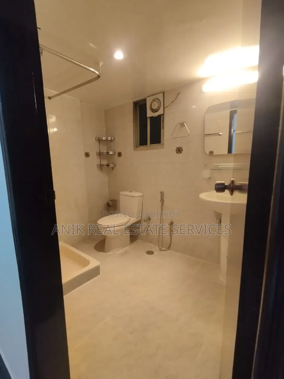 3bdrm Apartment in Anik Real Estate, Gulshan for rent