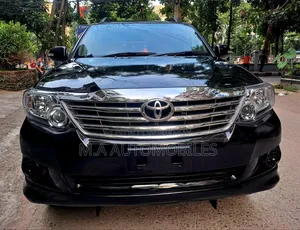 Toyota Fortuner 2013 Black
