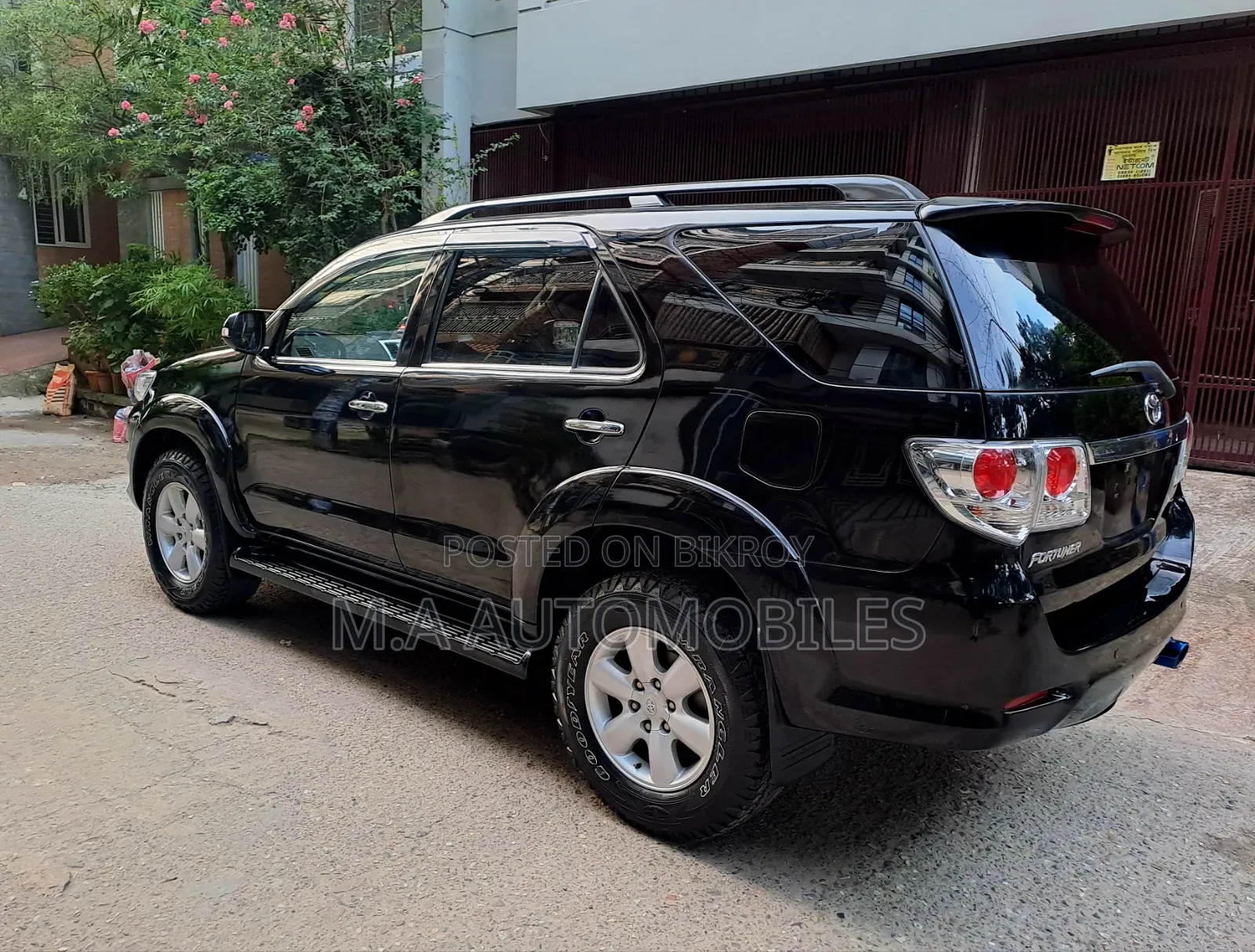Toyota Fortuner 2013 Black