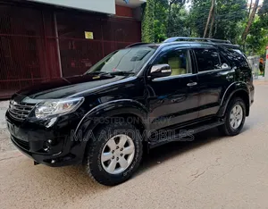 Toyota Fortuner 2013 Black