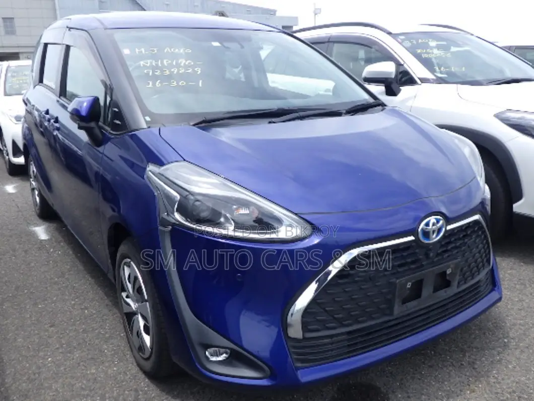 Toyota Sienta 2021 Blue