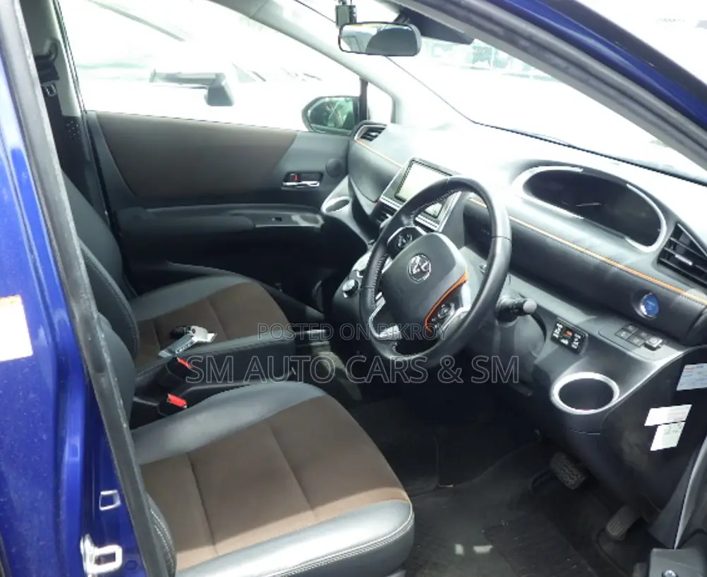 Toyota Sienta 2021 Blue
