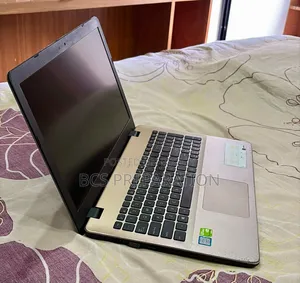 Laptop ASUS Vivobook 15 8GB Intel Core I7 HDD+SSD 1TB
