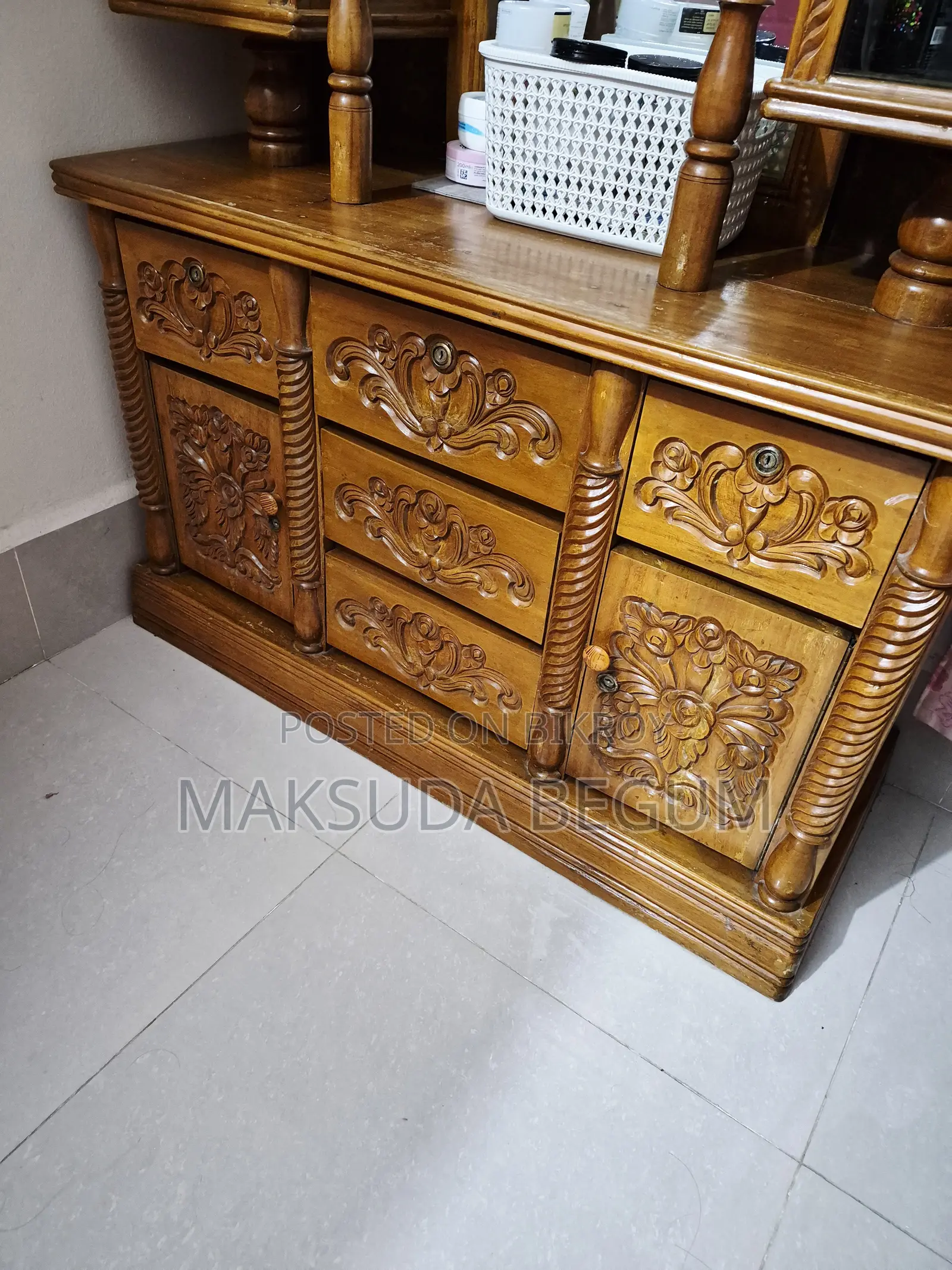Dressing Table Sell