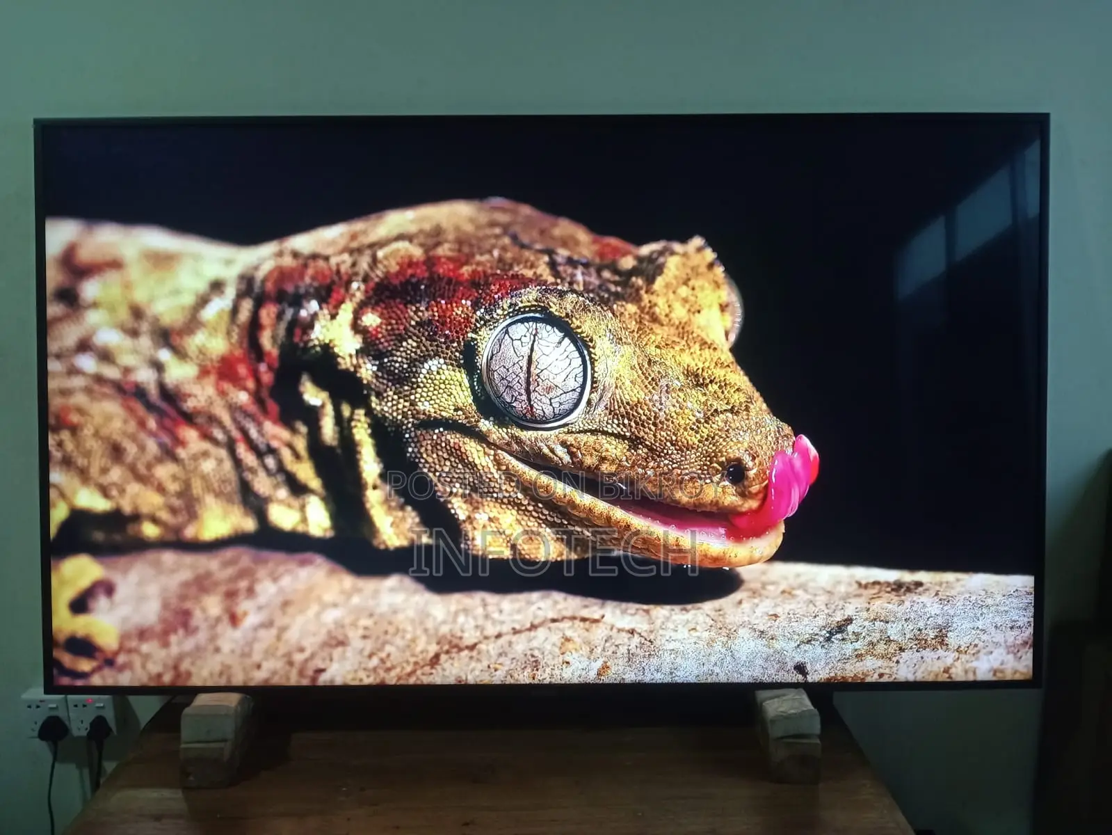 Samsung 75RU7100 75 Inch 4K Smart Led TV (USED)