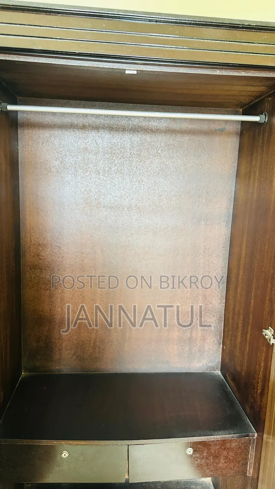 বেডরুমের আলমারি