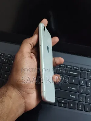 Apple iPhone XR 64 GB White
