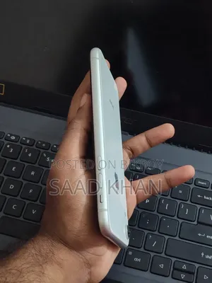 Apple iPhone XR 64 GB White