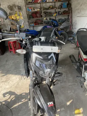 TVS Apache 160 4V 2021 Black