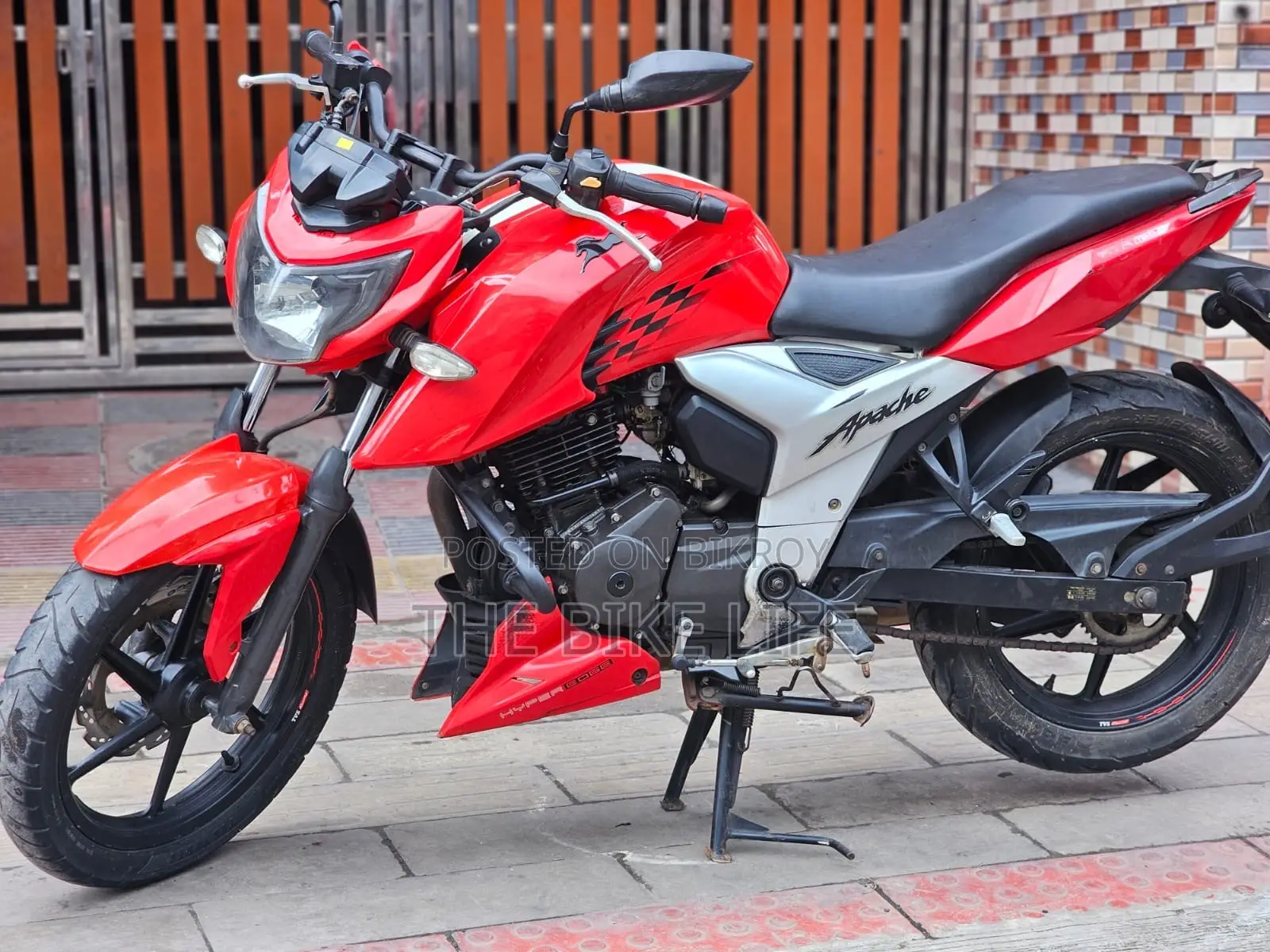 TVS Apache RTR 160 4V 2019 Red