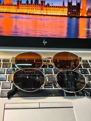 Trendy Sunglass