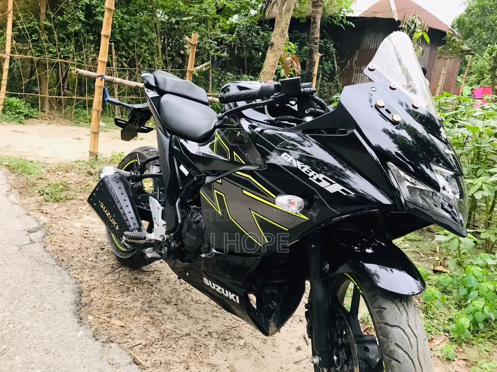 Suzuki Gixxer SF , 2025