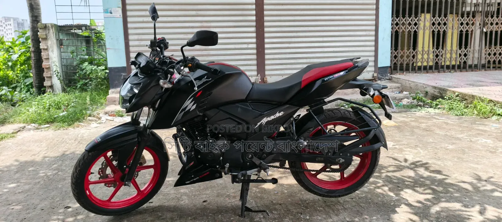 TVS Apache RTR 160 2V ABS 2025 Black