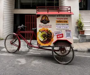 Food Carry Covered Van