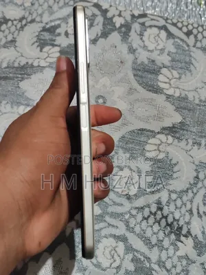 Vivo Y33s 128 GB