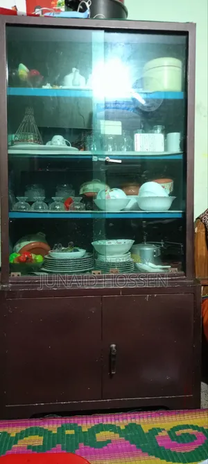 স্টিল  এর শোকেস