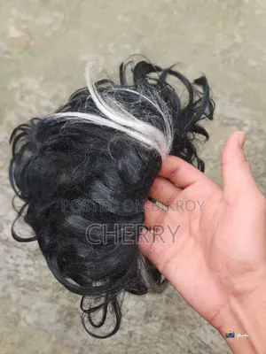 অভিনয় করার জন্য নকল চুল