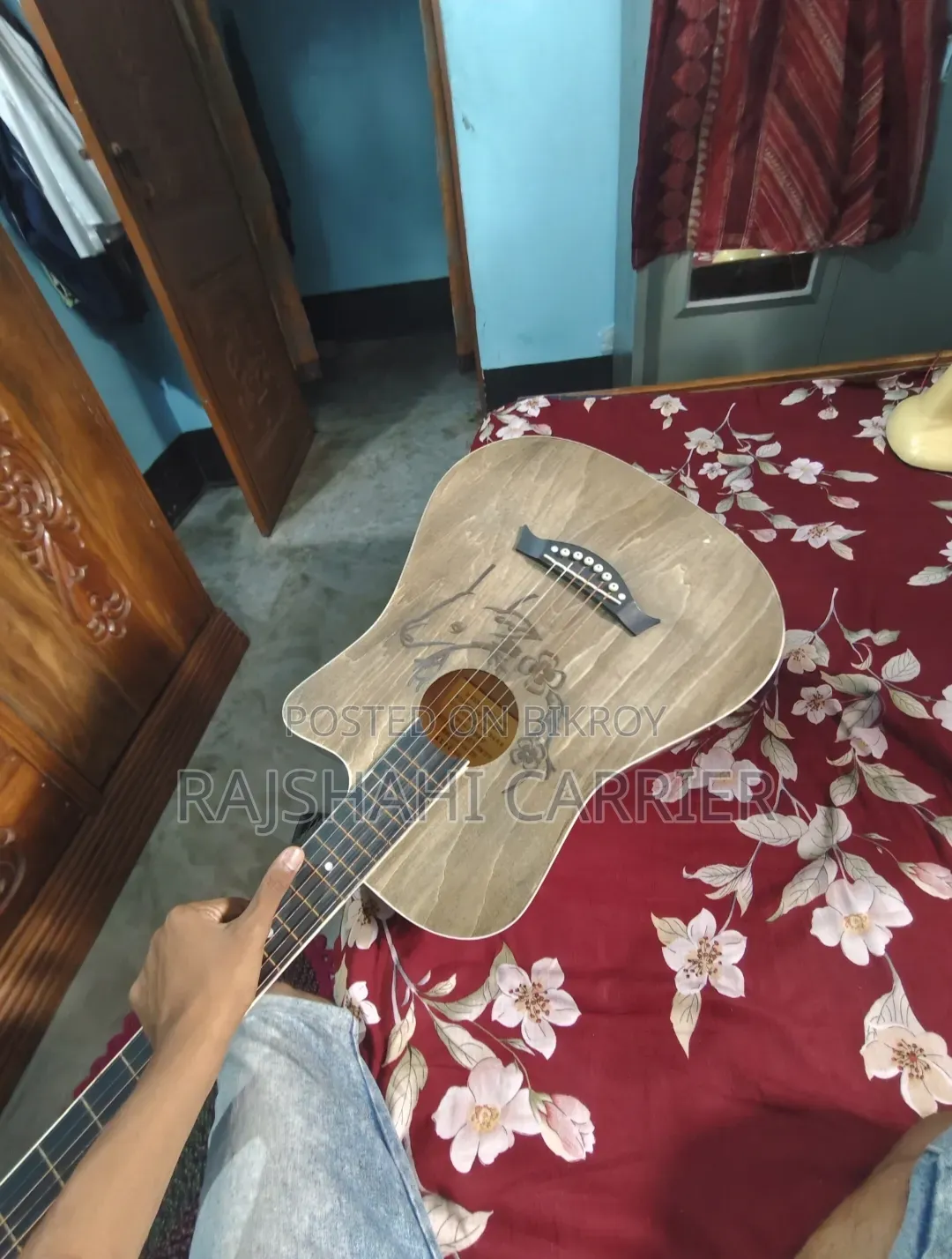 Guiter for Sell Emergency