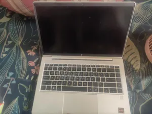 Laptop HP 250 G10 24GB AMD Ryzen 5 SSD 256GB