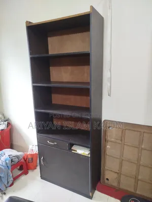 বুক সেলফ বিক্রি হবে।