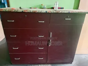 ওয়ারড্রব বিক্রি করা হবে।