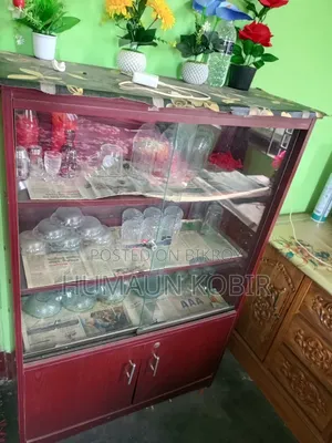 ওয়ারড্রব বিক্রি করা হবে।