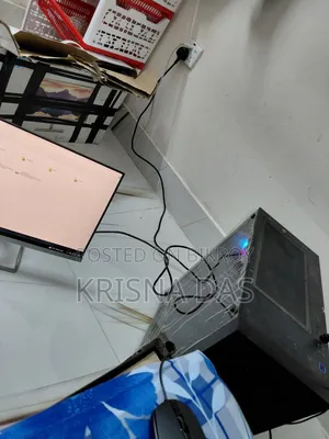 Desktop Computer HP EliteDesk 705 16GB AMD Ryzen 5 SSD 1T
