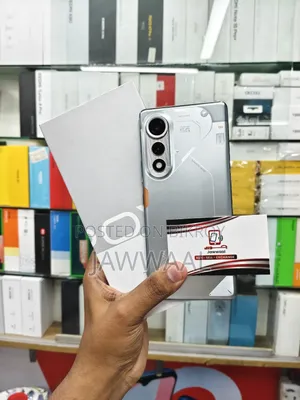 Tecno Pova Curve 256 GB Silver