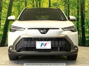 টয়োটা করোল্লা ক্রস ২০২৫ পার্ল