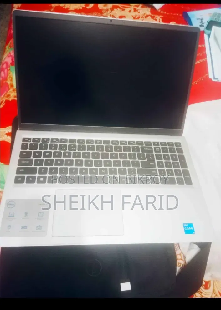 Laptop Dell Inspiron 15 8GB Intel Core i5 SSHD+SSD 512GB