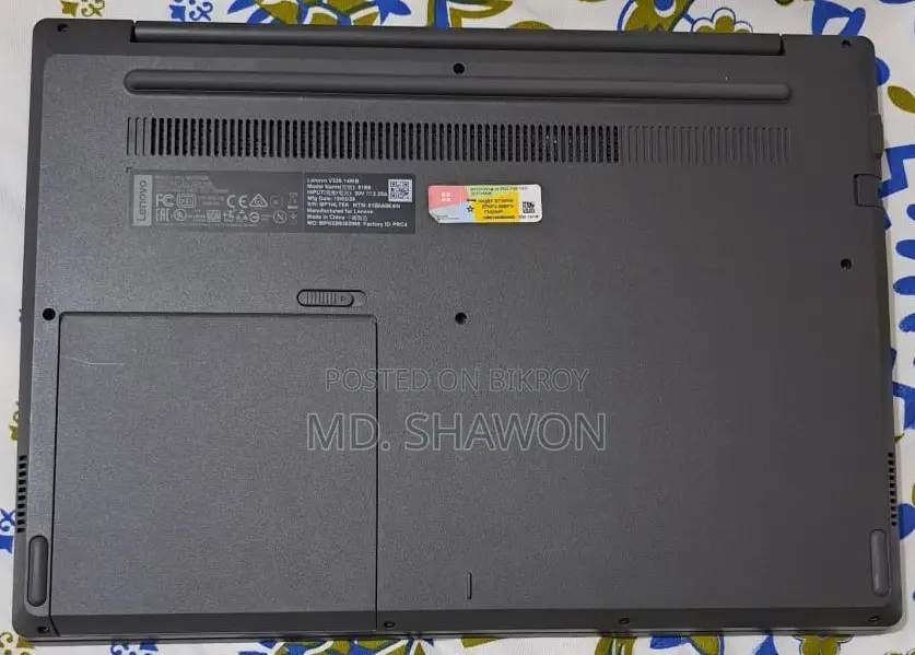 Laptop Lenovo V330 4GB Intel Core i3 HDD 1T