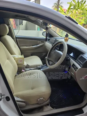 Toyota Corolla Sedan Automatic 2005 White