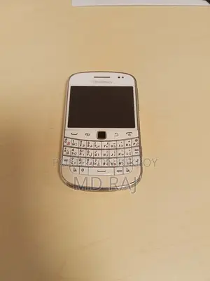 BlackBerry Bold Touch 9900 8 GB White
